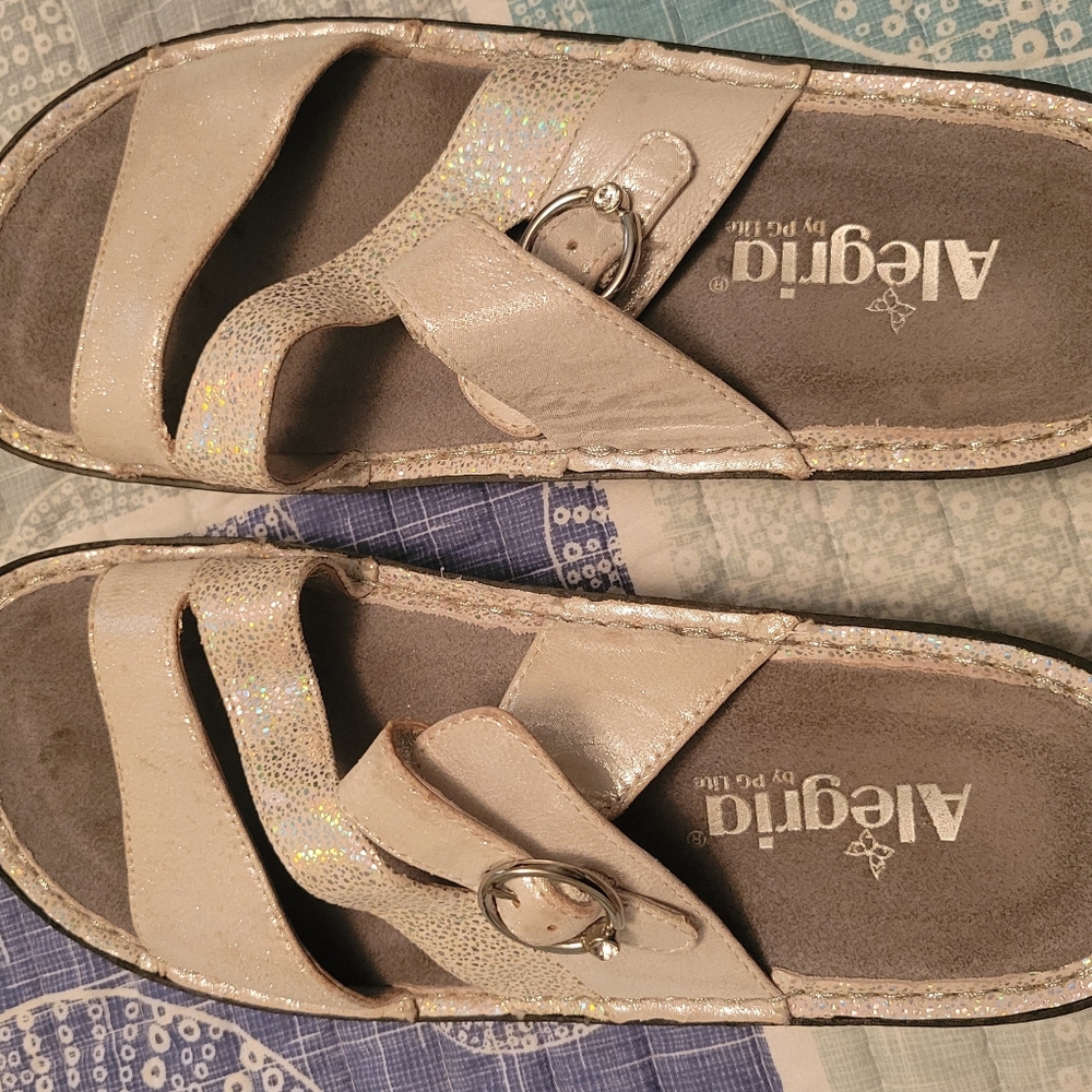 Women's shoes